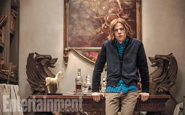 Penampilan baru Lex Luthor versi Jesse  © Warner Bros via Entertainment Weekly