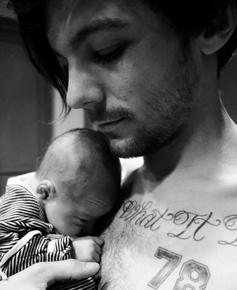 Foto pertama Freddie yang diunggah oleh Louis © Louis Tomlinson