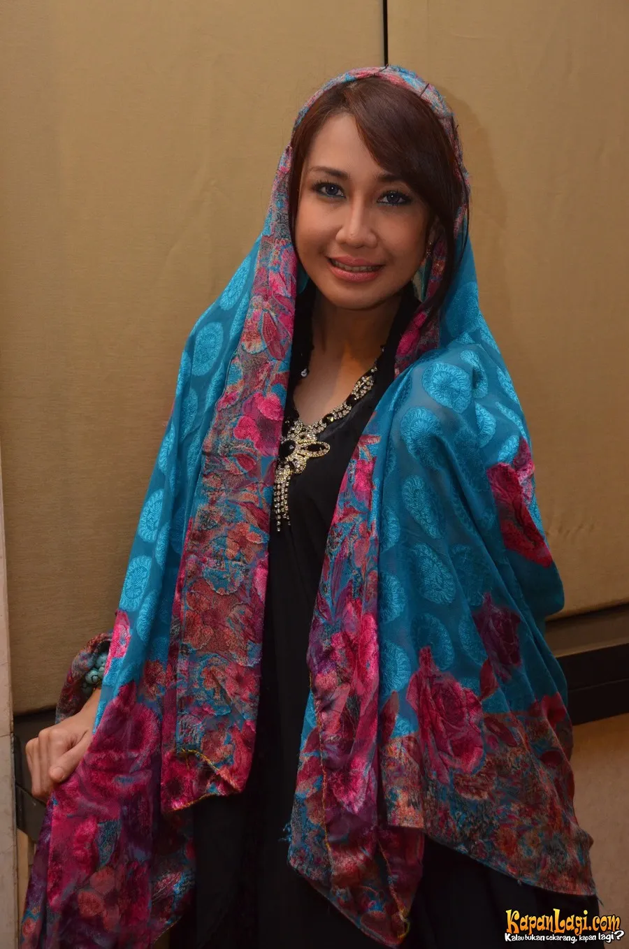 Lia Emilia mulai jatuh cinta pada akting.