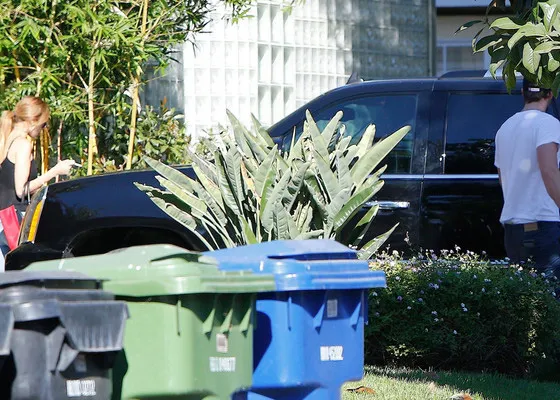 Eiza dan Liam @ eonline.com