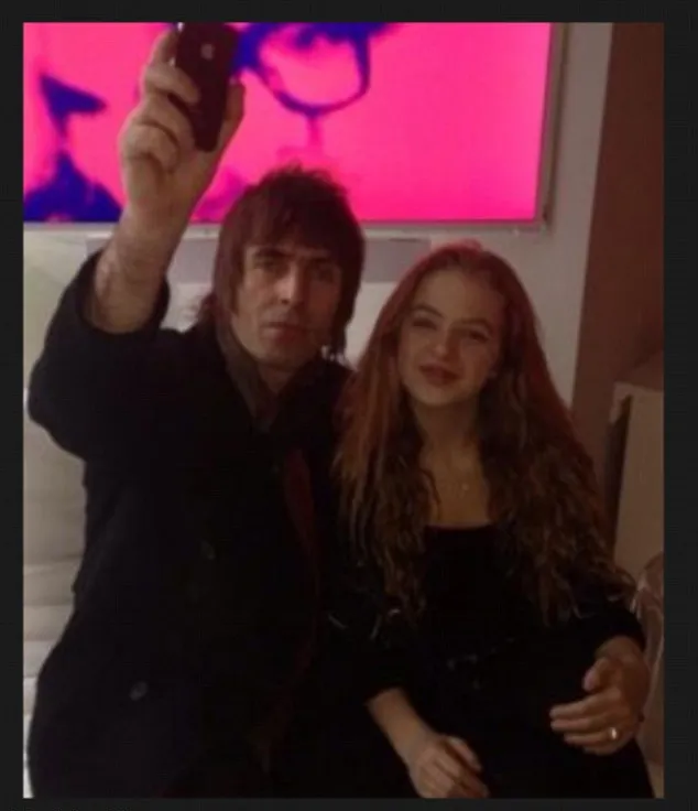 Liam Gallagher dan anak Noel, Anais @ dailymail.co.uk
