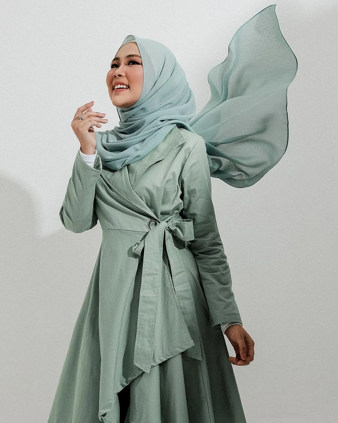Sempat Canggung Akting Bareng Model Video Klip
