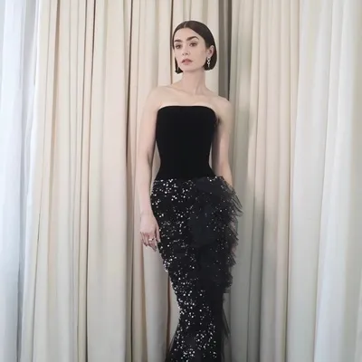 Lilly Collins Perankan Audrey Hepburn dalam Kisah di Balik BREAKFAST AT TIFFANY’S