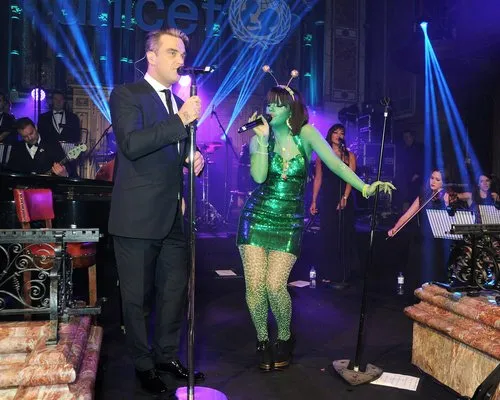 Lily Allen jadi alien @ capitalfm.com