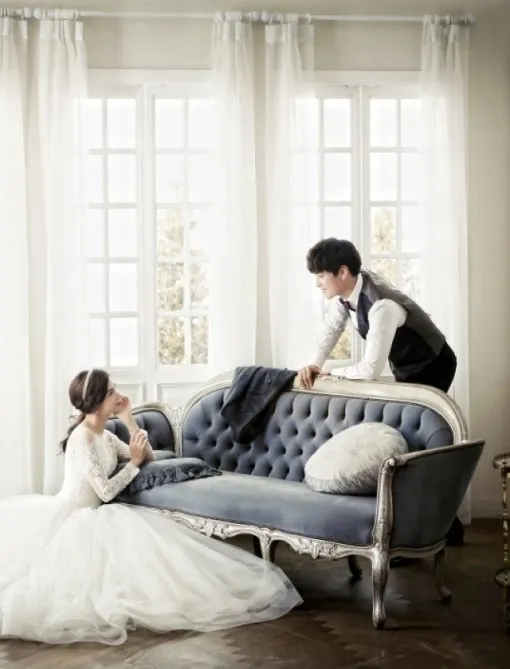 Jang Seung Jo dan Lina tampak bahagia menyambut pernikahan akhir pekan nanti. @allkpop.com