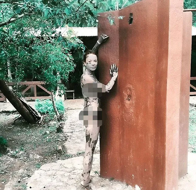 Lindsay Lohan nekat umbar bagian pribadi © Instagram.com/lindsaylohan