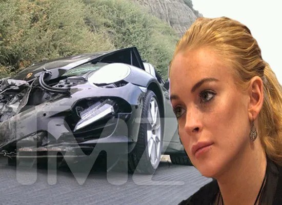 Lindsay Lohan dan mobilnya @ tmz.com