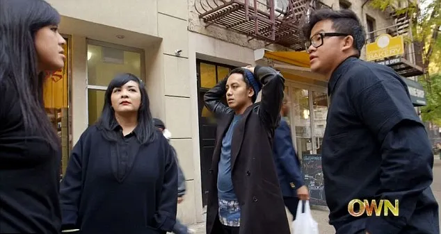 Tim Elle Indonesia di New York @ dailymail.co.uk