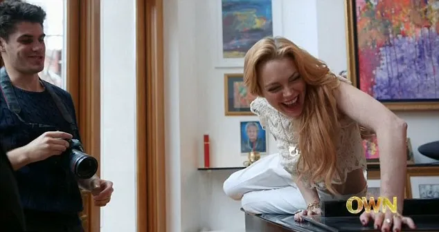 Lindsay Lohan akhirnya jalani pemotretan @ dailymail.co.uk