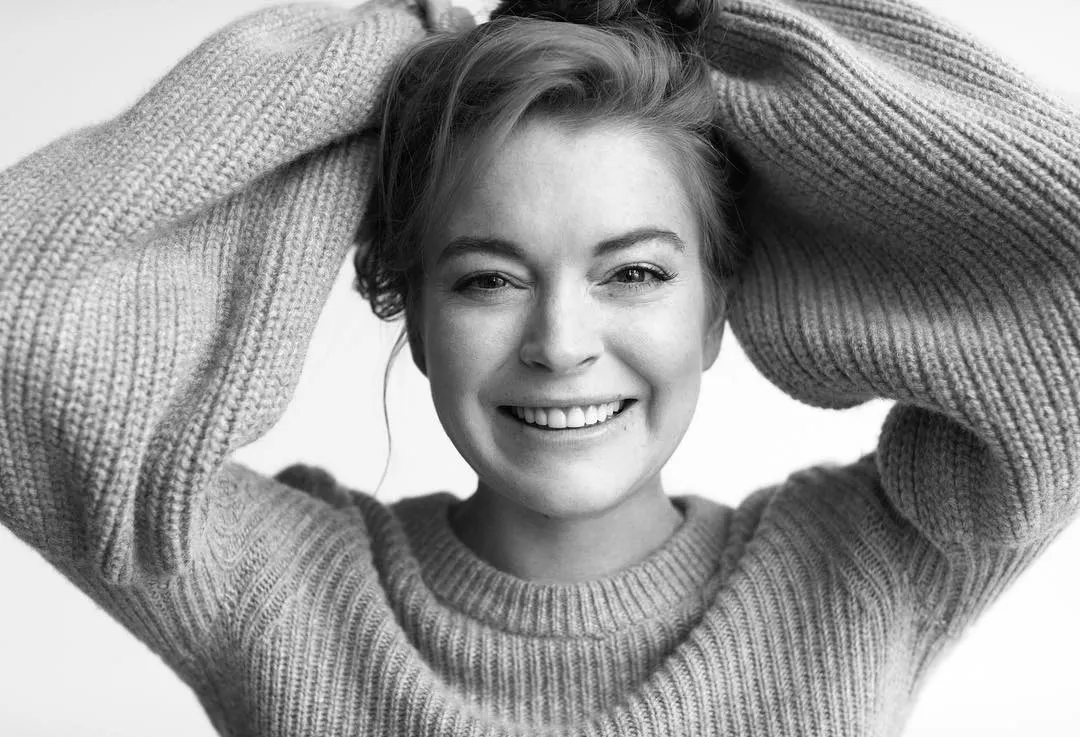 Lindsay Lohan masih suka bikin penasaran publik tentang kebenaran rumor mualaf © W Magazine