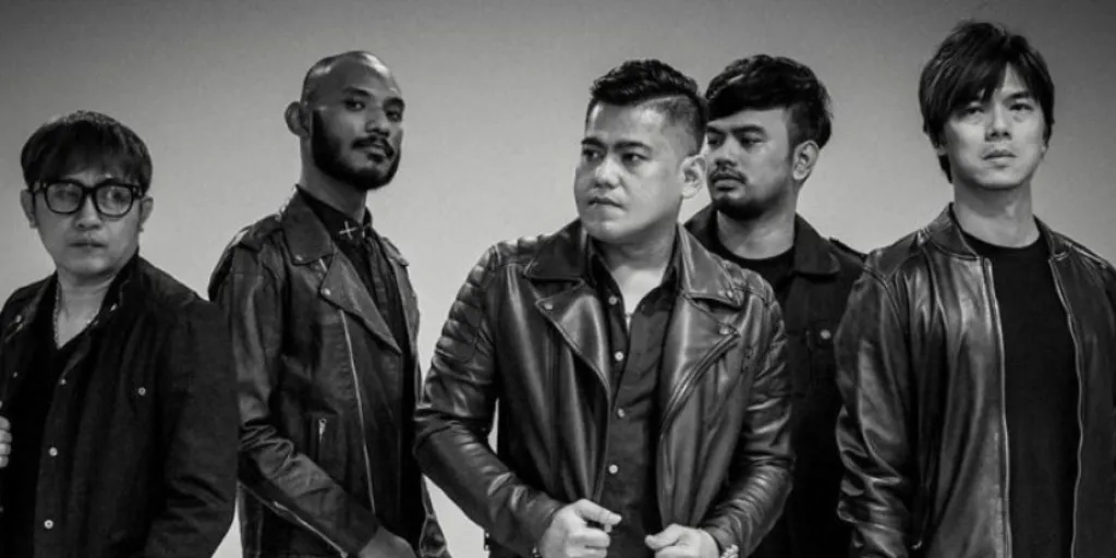 Azlan & The Typewriter - Jangan Khianati Aku