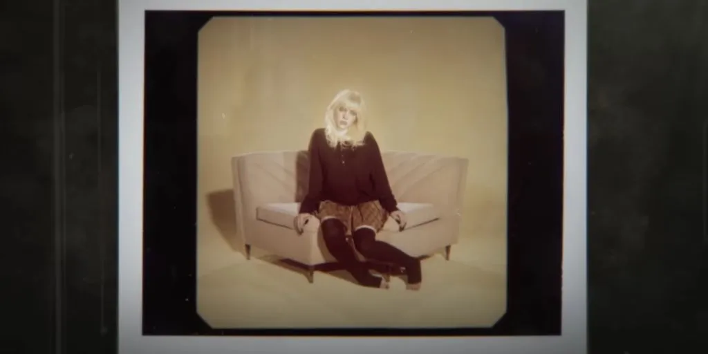 Billie Eilish - Halley&acirc;��s Comet dan Terjemahan