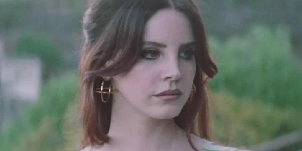 Lana Del Ray - White Mustang