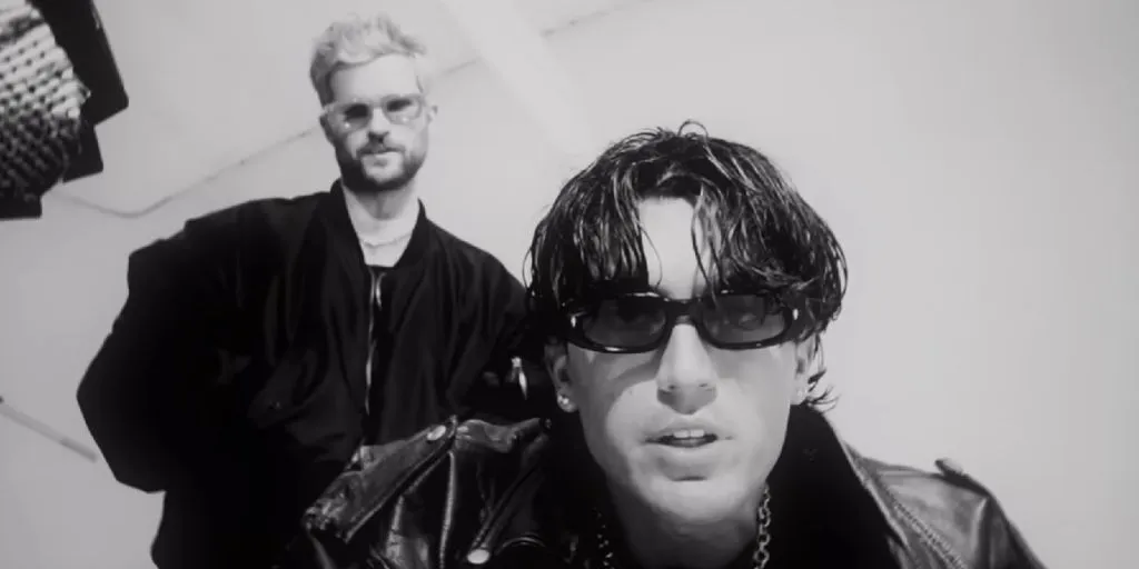 LANY - I Pray (Terjemahan)