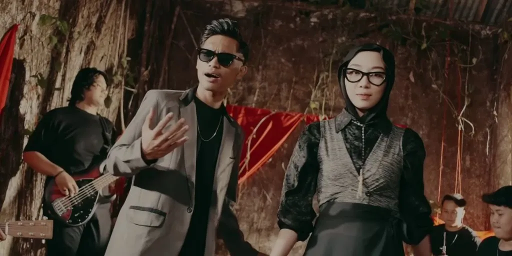 Lavora - Ora Ngemis Bali (ft. Ratih SDE)
