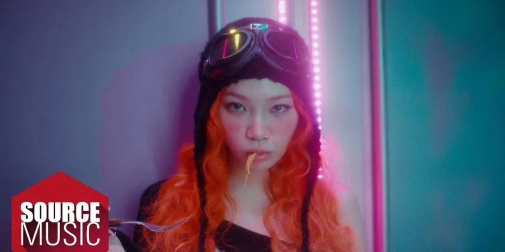 LE SSERAFIM ft. j-hope - SPAGHETTI