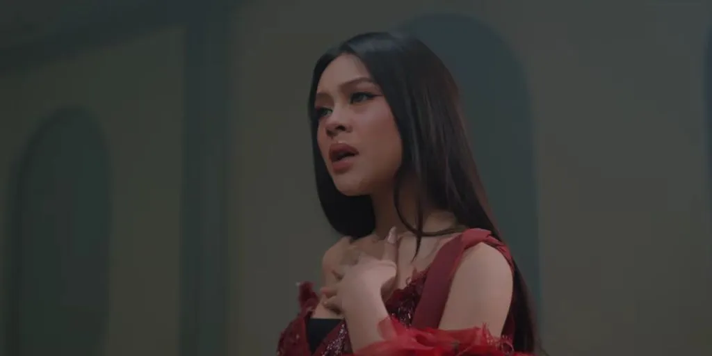 Melly Lee - Tajamnya Karang