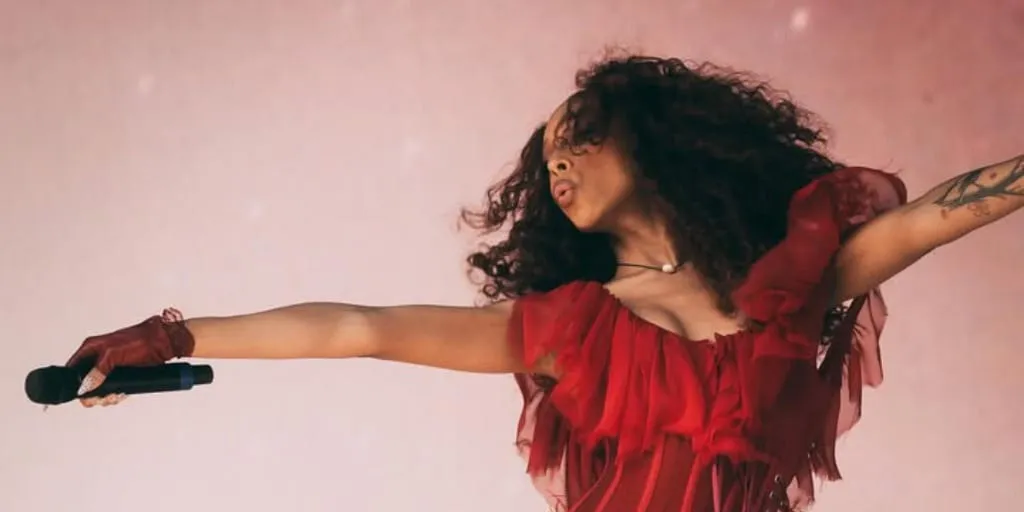 Ravyn Lenae - Love Me Note