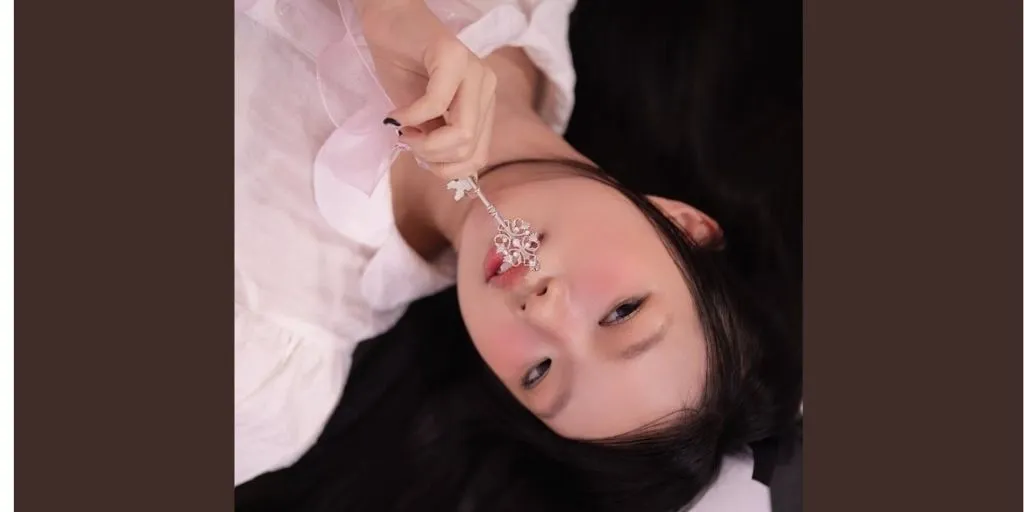 Regina Song - Midsummer Mansion