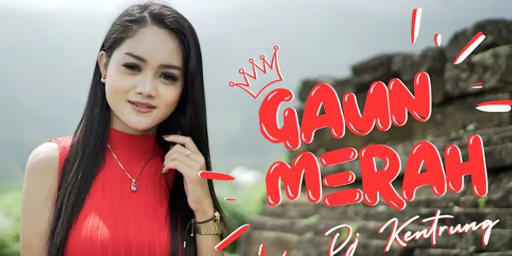 Safira Inema - Gaun Merah