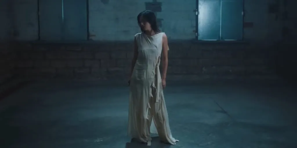 Sarah Kinsley - Lonely Touch