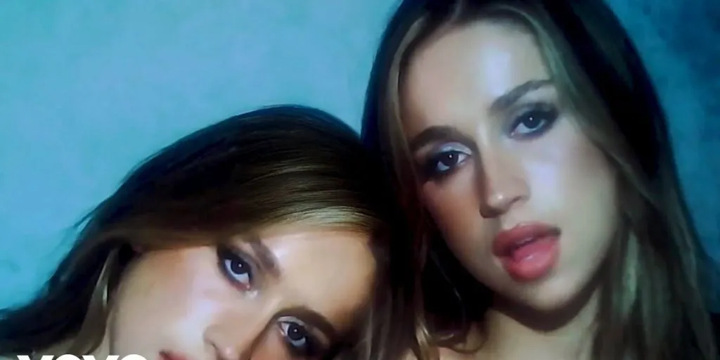 Tate McRae - NOBODY\'S GIRL