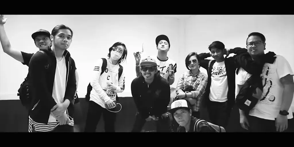 Rocket Rockers, Killing Me Inside - Menuju Cahaya