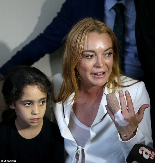 Lohan Bersama Pengungsi Syria © Daily Mail