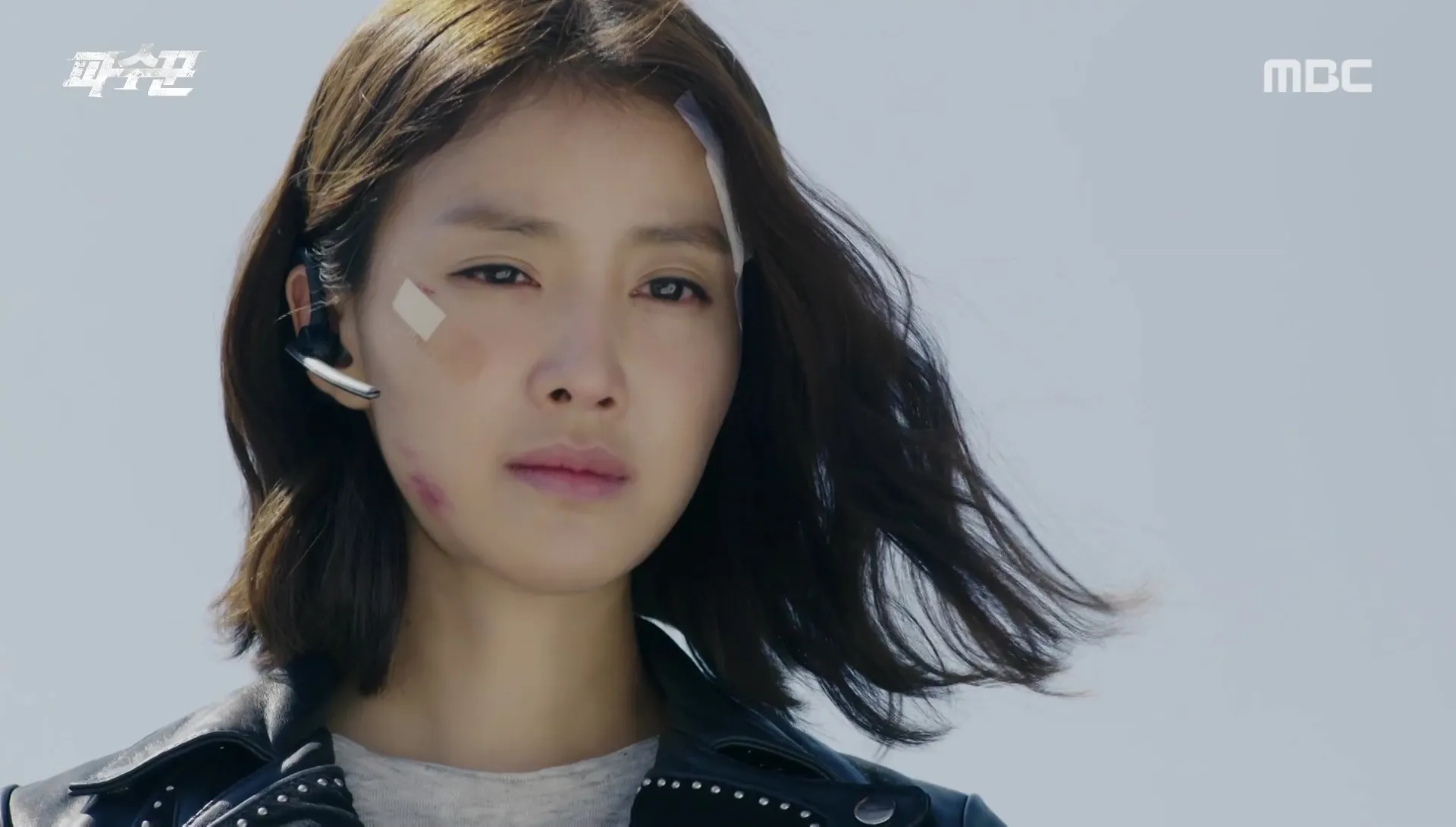 Lee Si Young dalam drama Lookout © MBC