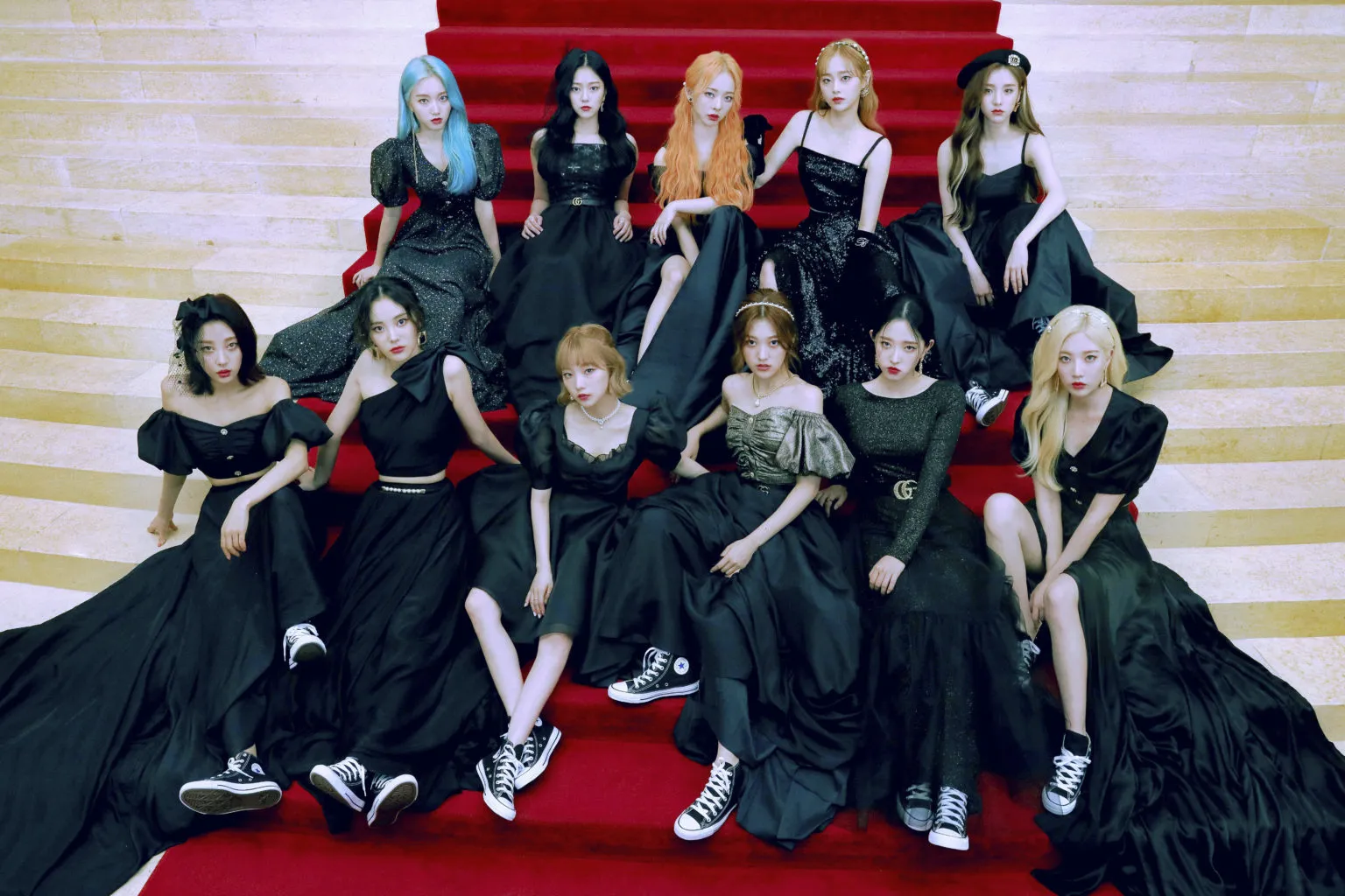 LOONA - Dance On My Own