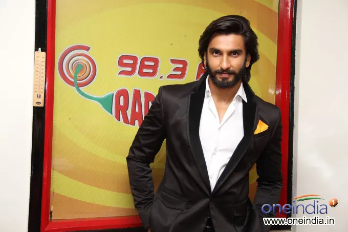 Deepika belum mau membuka hatinya, bahkan untuk Ranveer Singh. @oneindia.in