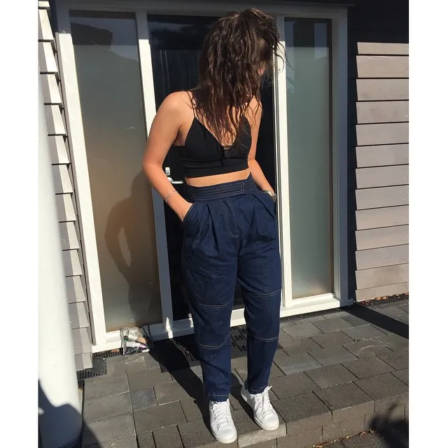 Aslinya, crop top ini malah dipakai untuk outfit sehari-hari ©Instagram.com/lordemusic
