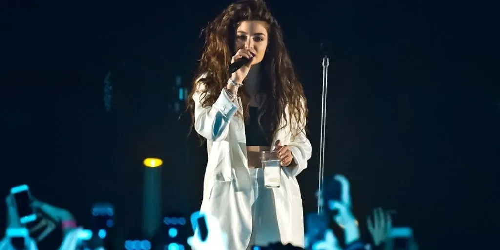 Lorde - Team dan Terjemahan