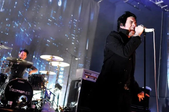 Lostprophets dalam salah satu aksi panggung mereka @galleonnews.com
