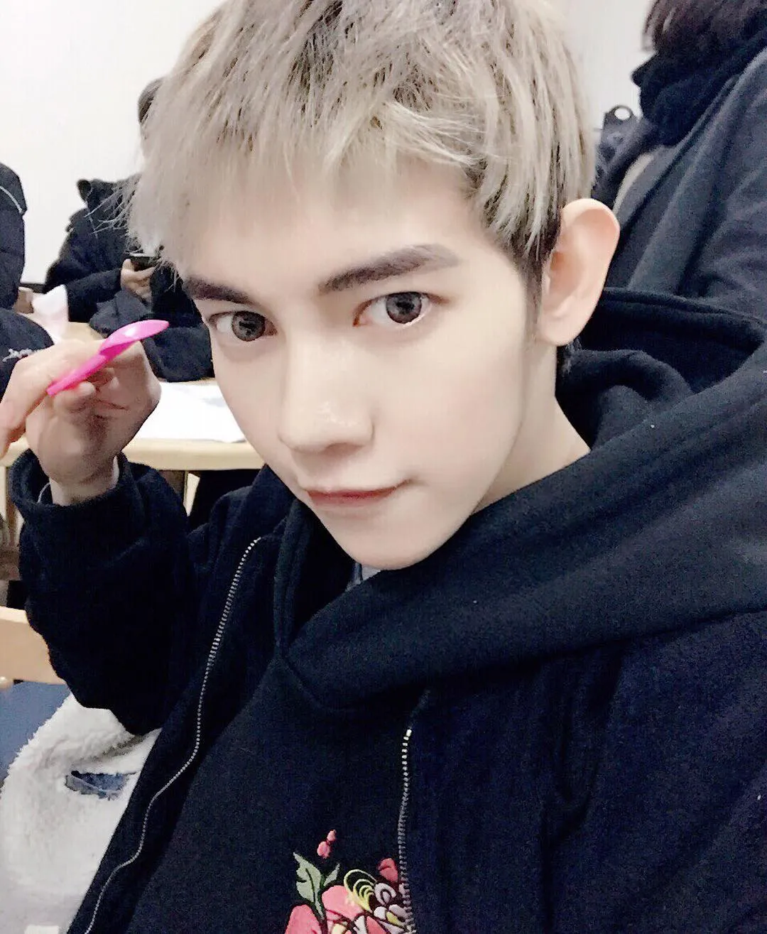Loudi yang bernama asli Edward Wen, pria pertama asal Indonesia yang akan debut sebagai idol K-Pop. ©Twitter/14UDIARY
