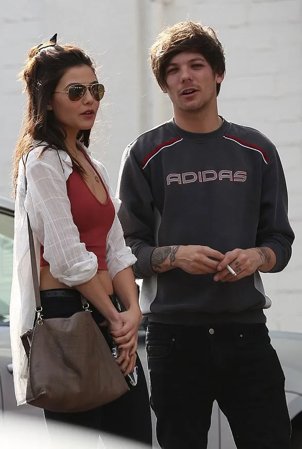 Louis Tomlinson dan pacar baru, Danielle saat sedang belanja bareng. ©dailymail.co.kr/XPOSURE