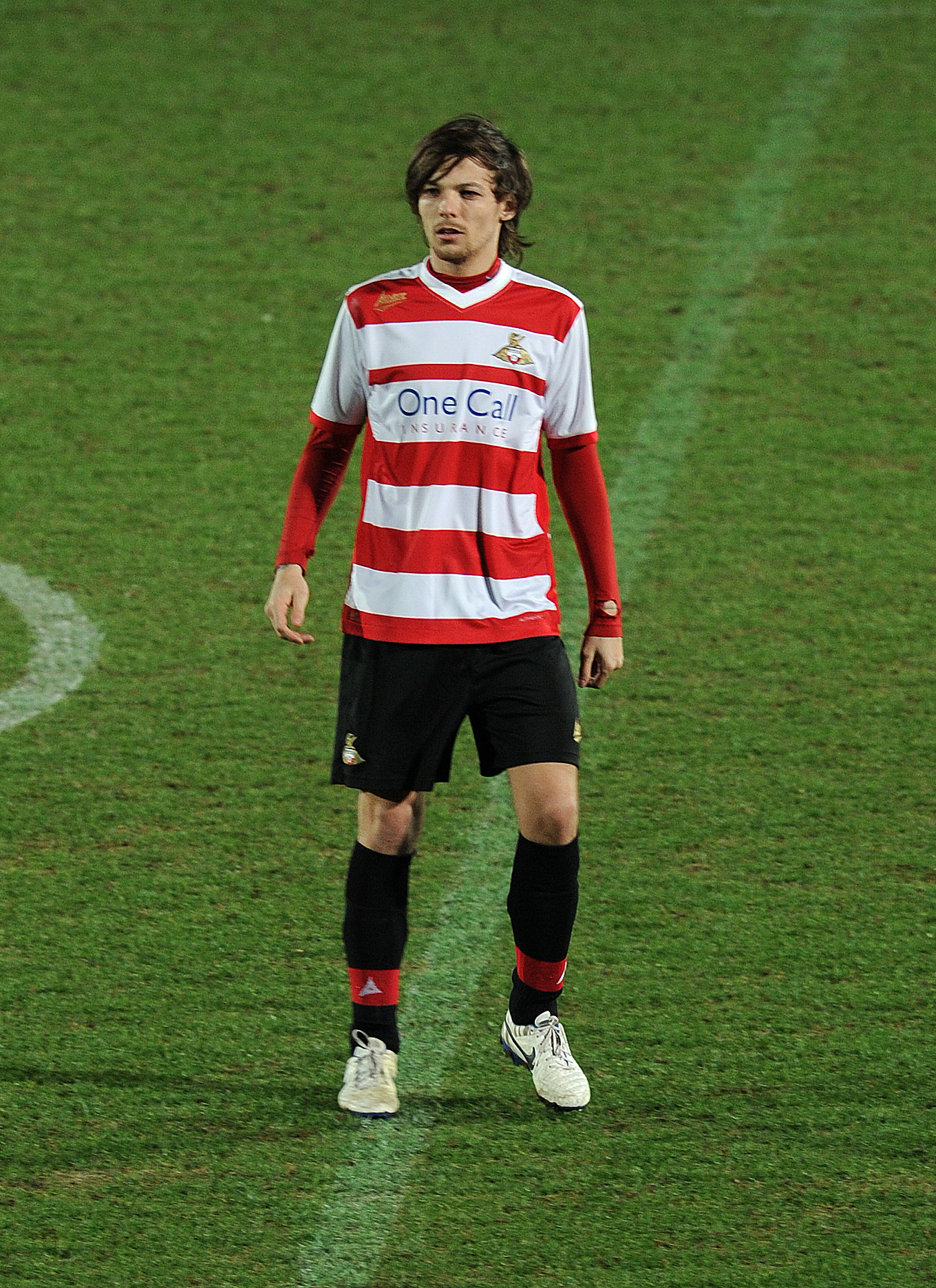 Louis yang hobi main bola sempat ditawari peran sebagai pesepak bola dalam film Hollywood © Splashnews.com