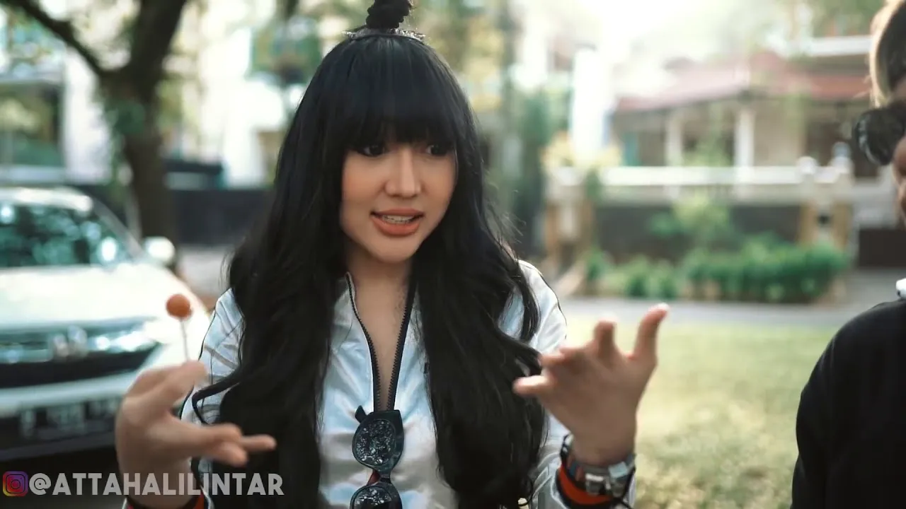 Fatih ngefans banget sama karya Lucinta © YouTube.com/Atta Halilintar