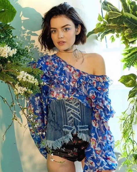 Lucy Hale semakin dikenal saat dirinya bermain dalam serial PRETTY LITLLE LIARS. /©instagram.com/lucyhale