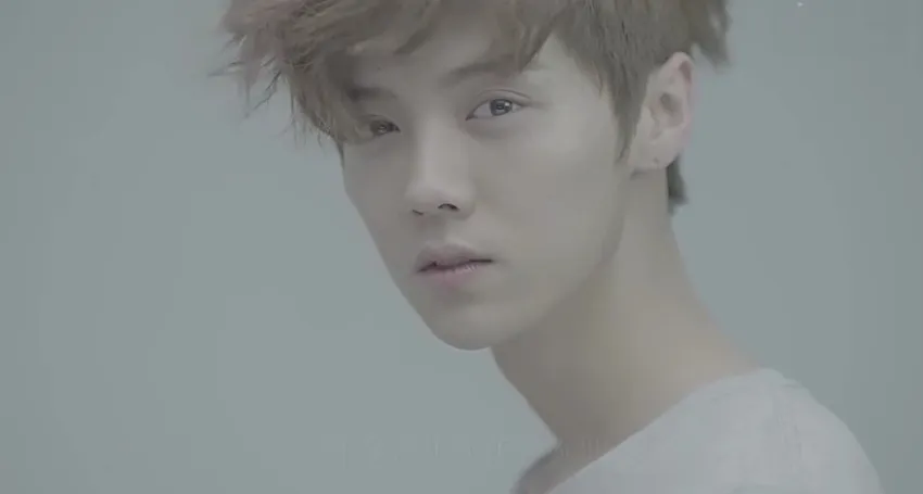 Luhan di video klip Tian Mi Mi © YouTube