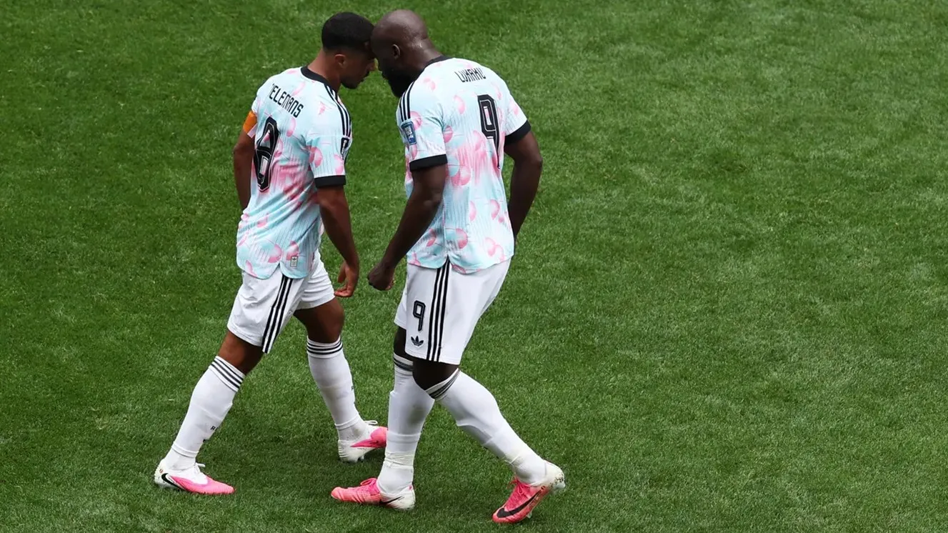 Pemain Belgia Youri Tielemans (kiri) merayakan gol bersama rekan setimnya Romelu Lukaku dalam laga babak 32 besar Piala Dunia 2026 antara Belgia vs Senegal di Seattle, Rabu, 1 Juli 2026. (AP Photo/Maddy Grassy)