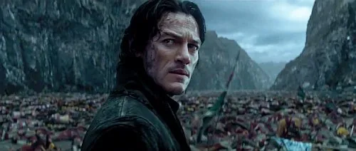 Luke Evans sebagai Pangeran Vlad @ aceshowbiz.com
