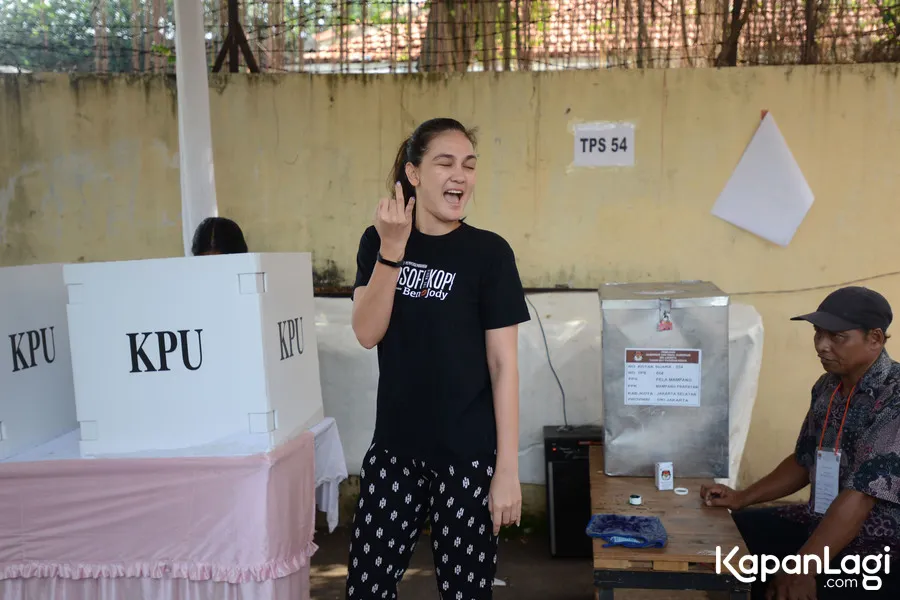 Luna siap mendukung siapapun yang menang pilkada © KapanLagi.com®/Bayu Herdianto