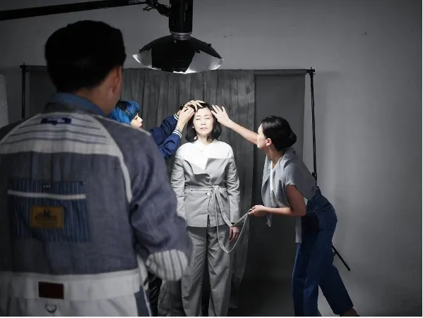 Luna menggandeng Veronica Tan sebagai model proyek clothing-nya Luna Habit Š instagram.com/lunamaya