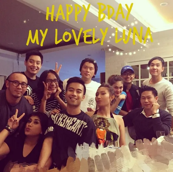 Bisa melihat jelas sosok Reino yang berbaju putih? © instagram.com/edrictjandra