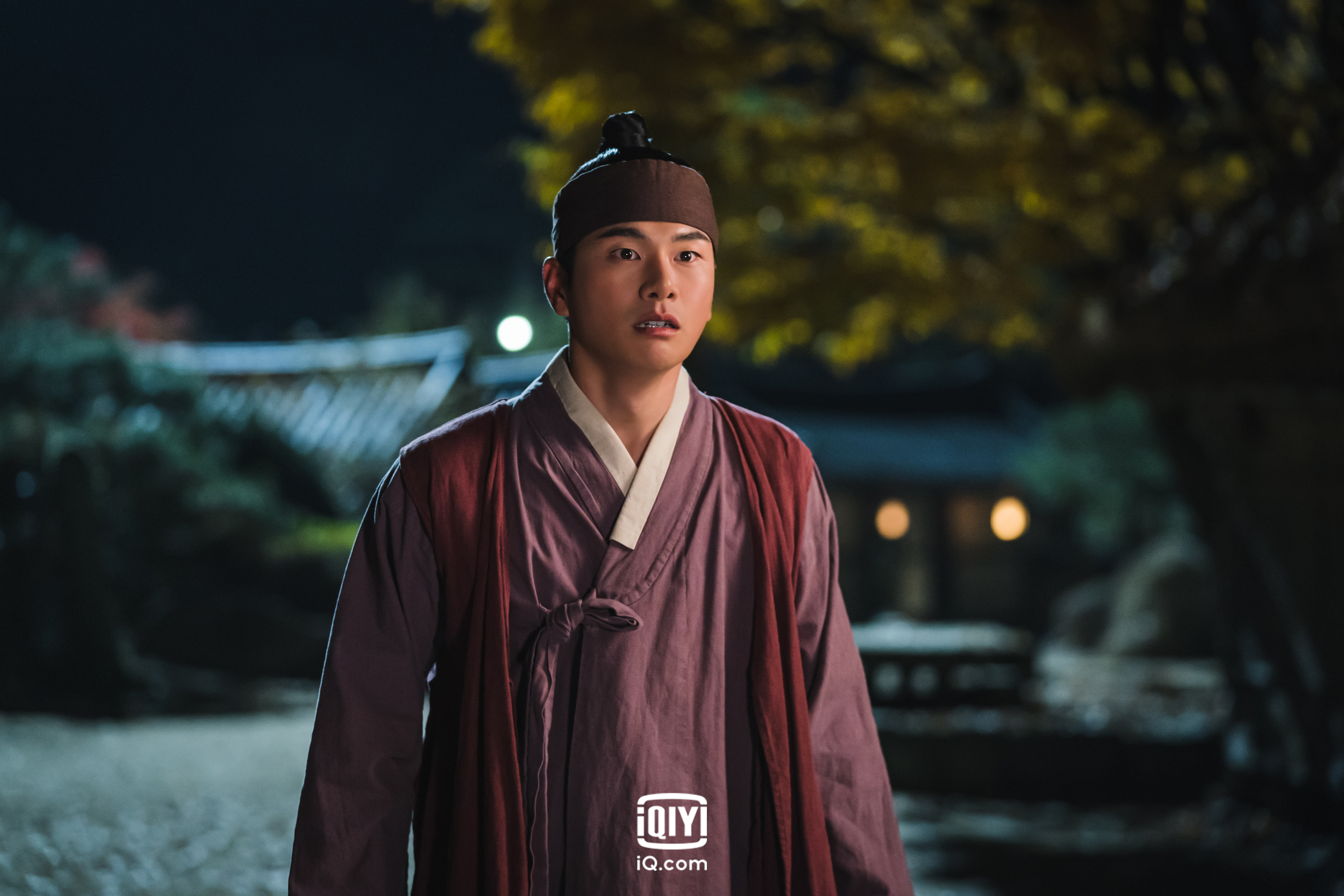 Lee Yi Kyung plays Park Chun Sam © iQIYI