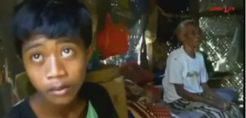 Holil dan neneknya hidup pas-pasan setiap harinya. Kisah Holil ini mengingatkan untuk selalu bersyukur © Facebook.com/Ayah Fany