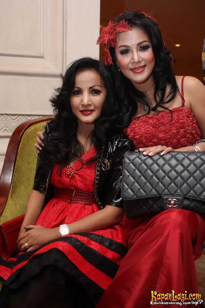 Machica Mochtar mengungkap kehidupan sahabatnya, Nia Daniati sudah semakin tenang dan enjoy.