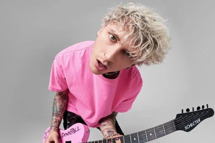 Machine Gun Kelly - Let You Go ( Terjemahan )
