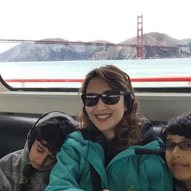 Liburan di AS, anak Madhuri malah tidur. @instagram/madhuridixitnene